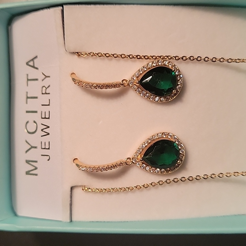 Necklace earring set